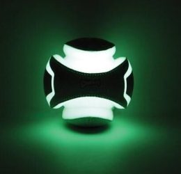 Chuckit Kick Fetch Max Glow Gece Parlayan Oyun Topu